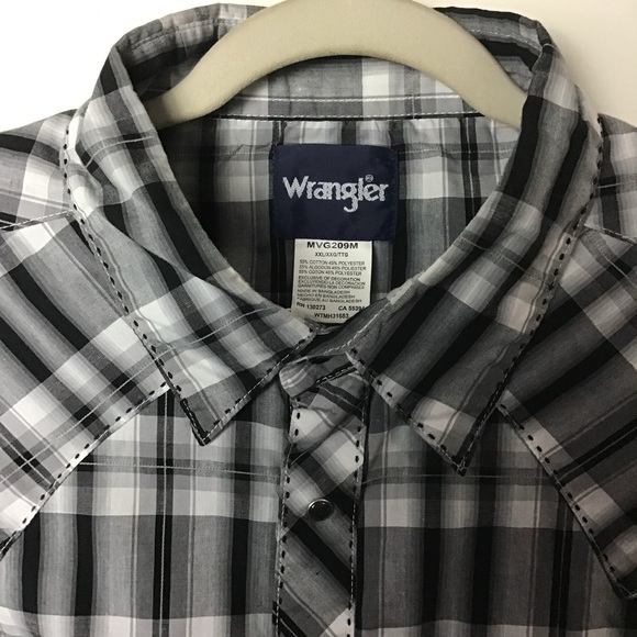 Wrangler black plaid western cowboy shirt with snap front. XXL - Picture 3 of 3